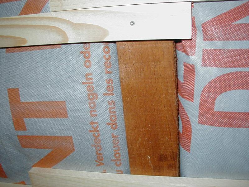 der Dämmsack schmiegt sich fugenfrei an den Sparren